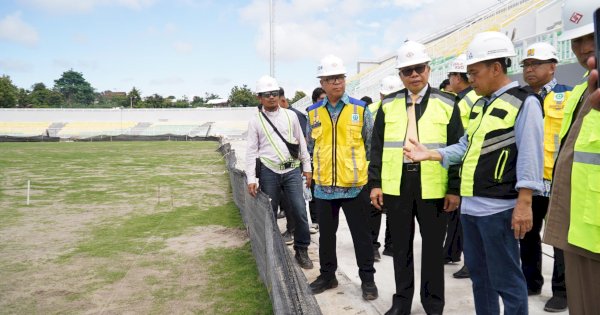 Taufan Pawe Kunjungi Pembangunan Stadion Gelora Bj Habibie