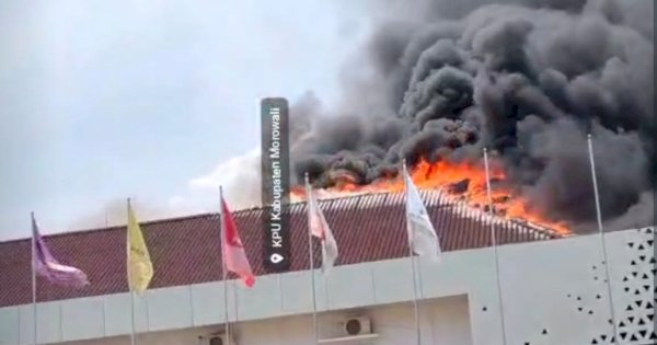 Kantor KPU Morowali Terbakar