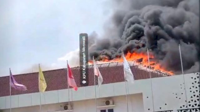 Kantor KPU Morowali Terbakar