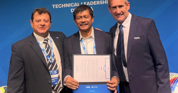 Indra Sjafri Lulus dari Program FIFA Technical Leadership Diploma di Zurich