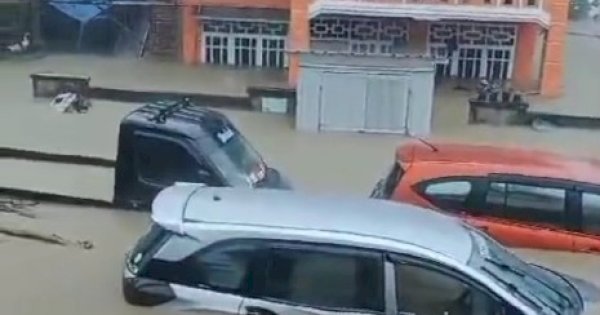 Sejumlah Wilayah di Sulsel Terendam Banjir, Jalur Maros-Bone Terputus