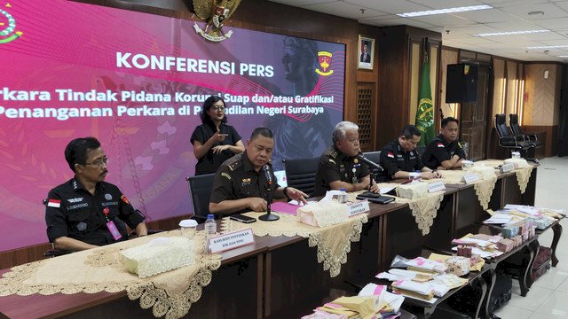 Uang Rp21 Miliar di Rumah Eks Ketua PN Surabaya Jadi Teka-Teki Besar Kejagung