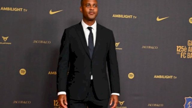 Pose Patrick Kluivert yang diunggah pakar transfer ternama Fabrizio Romano di laman X, Senin (6/1/2025) dan menyebut akan menjadi pelatih Timnas Indonesia menggantikan Shin Tae-yong.