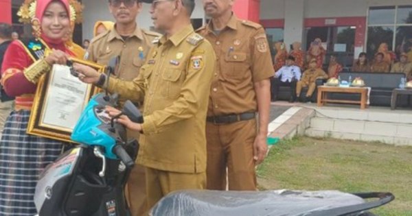 Viral Bidan Teladan Dapat Hadiah Motor dari Pemkab Polewali Mandar Tapi Ditarik Lagi 