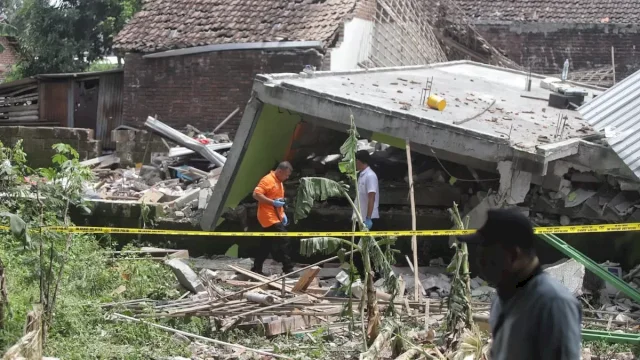 Ledakan Dahsyat di Rumah Polisi: 5 Rumah Rusak serta 2 Orang Meninggal Dunia