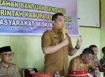 Pj Bupati Takalar Serahkan Bantuan Sembako untuk Masyarakat Miskin Ekstrem