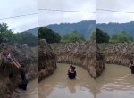 Viral Rumah Warga di Tepi Danau Toba Dikelilingi Galian Parit Diduga Masalah Warisan 