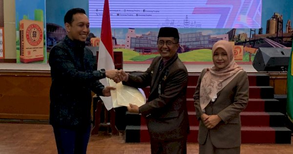 HAB Kemenag ke-79, Kemenag dan ATR/BPN Pangkep Serahkan Sertifikasi Wakaf 