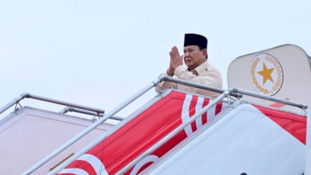 Presiden Prabowo Subianto saat bertolak ke India untuk melakukan kunjungan kenegaraan pada Kamis, 23 Januari 2025. (Foto: BPMI Setpres) 