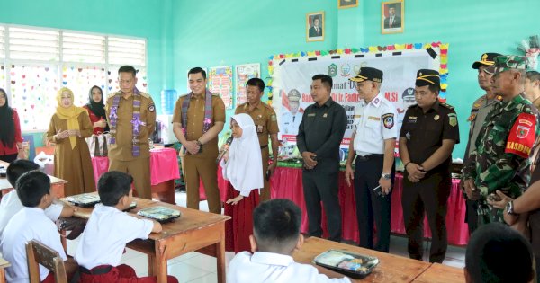 Pj. Gubernur Sulsel Tinjau Program Makan Bergizi Gratis di SD Pa&#8217;rappunganta