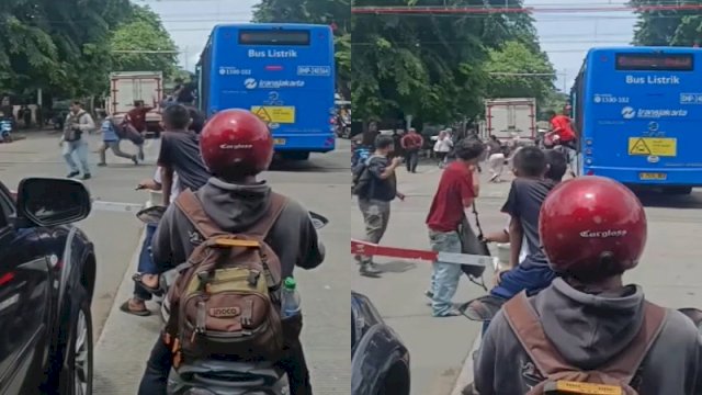 Penumpang panik berhamburan saat bus listrik Transjakarta Terjebak dan berhenti di tengah perlintasan rel kereta. (Foto: Instagram @mood.jakarta)