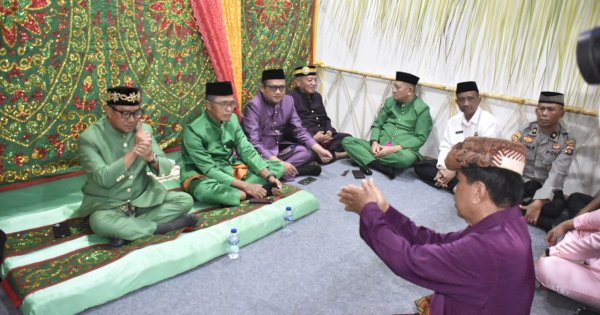 Awali Masa Jabatan, Wakil Wali Kota Indra Gobel Jalani Prosesi Adat Moloopu