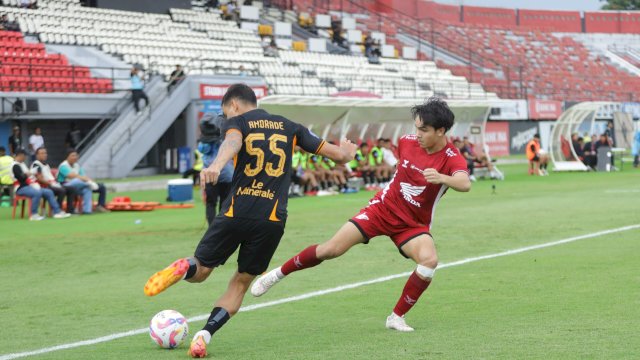 Hanya Bertanya Waktu ke Wasit, Bernardo Tavares Malah Dihadiahi Kartu Kuning 