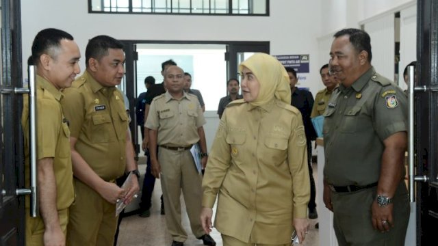 Potret Wawali Makassar Aliyah Kunjungi Ruang Kerja dan Sapa Jajaran Pemkot