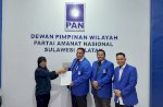 Chaidir Syam Kembalikan Formulir Pendaftaran Calon Ketua PAN Sulsel