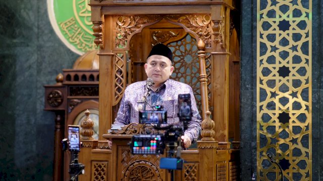 Saat Tarawih di Masjid Raudhatul Muflihien, Wali Kota Munafri Soroti Kondisi Pasar Terong 