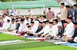 Potret Gubernur Sulsel Andi Sudirman Salat Idulfitri 1446 Hijriah di Kampung Halaman Bakunge Bone