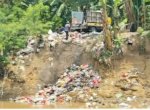 Viral Truk Terekam Buang Tumpukan Sampah ke Kali Bekasi, Sudah Berlangsung 10 Tahun 
