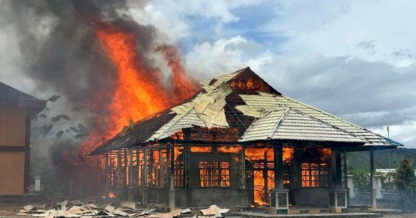 Kebakaran Saat Libur Lebaran, Aula Kantor Bupati Ludes Dilalap Api