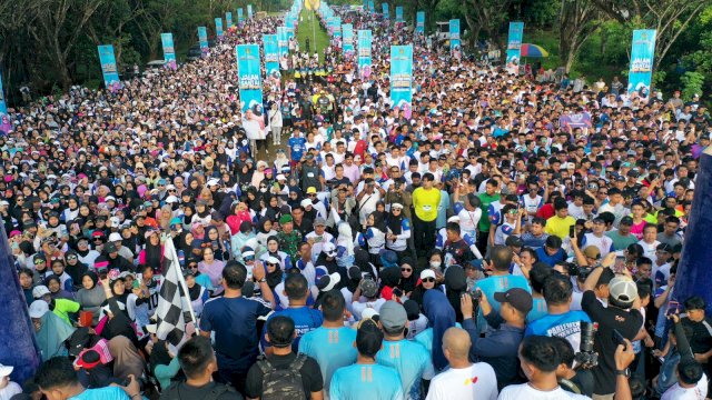 Gubernur Andi Sudirman Sulaiman Jadi Rebutan Swafoto di Fun Run Luwu Timur 2025 dan Anti Mager Sulsel
