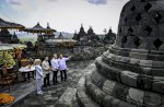 Presiden Prancis Macron Kagumi Candi Borobudur