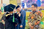 Wakil Bupati Takalar Terima Penghargaan Alumni Berprestasi dari UMI Makassar