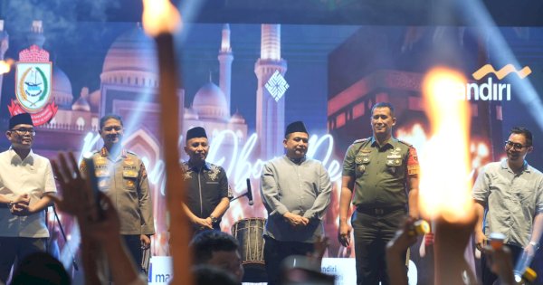 Pawai Obor Muharram, Wali Kota Munafri Ajak Warga Rayakan Hijrah dengan Semangat Baru