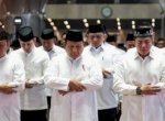 Potret Presiden Prabowo Salat Idul Adha Didampingi Seskab Letkol Teddy