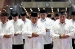 Potret Presiden Prabowo Salat Idul Adha Didampingi Seskab Letkol Teddy