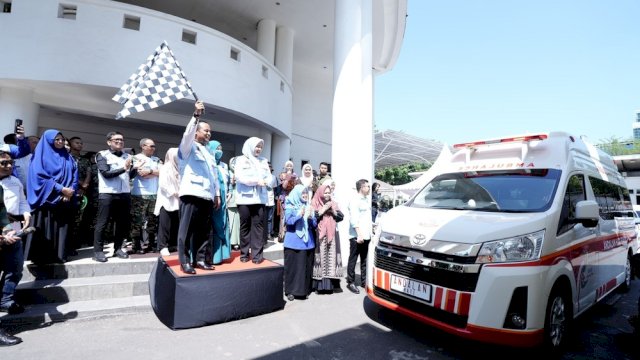 Pemprov Sulsel Luncurkan MICU, Mobil Ambulans Pertama yang Dilengkapi Ruang Operasi