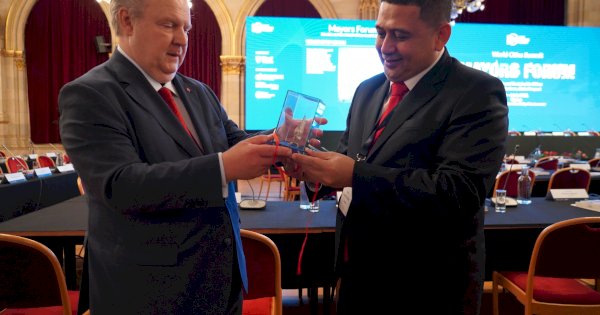 Wali Kota Munafri Teguhkan Persahabatan Global, Serahkan Cenderamata Ikonik ke Wali Kota Vienna