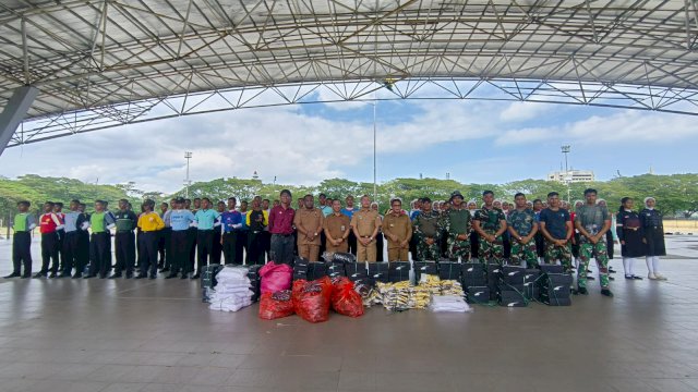 70 Paskibraka Makassar Terima Seragam dan Atribut Lengkap dari Pemkot Makassar