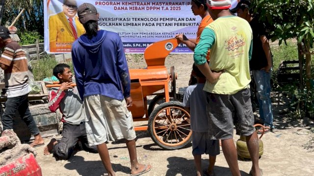 Tiga Dosen FT UNM beri Diversifikasi Teknologi pada Kelompok Tani di Takalar