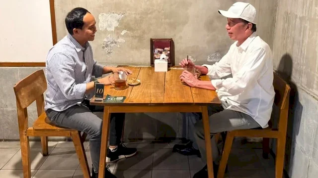 Menhut Raja Juli Pamer Kemesraan dengan Mantan Presiden Jokowi di Solo