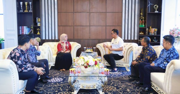 Bulog Undang Bupati Barru Launching Penyaluran Bantuan Beras KPM