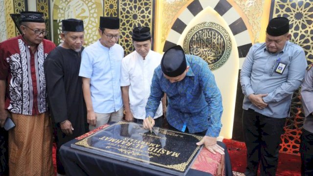 Wali Kota Makassar Resmikan Masjid Al-Rahmat Amaryllis Tanjung Bunga