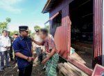 Gubernur Sulsel Serahkan Bantuan Bedah Rumah Warga Kurang Mampu di Barru