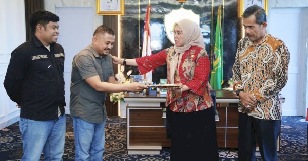 Bupati Barru Penuh Haru Terima Sertifikat Lahan Sekolah Rakyat