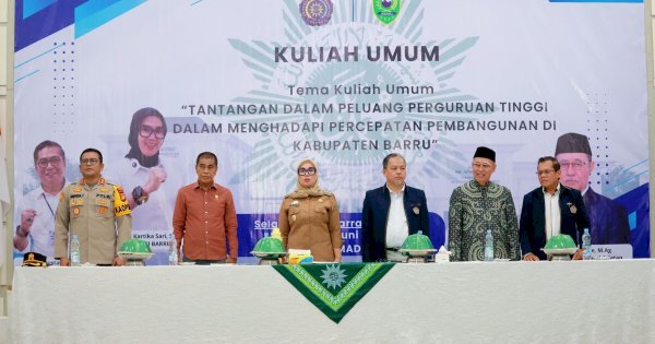Bupati Andi Ina Dosen Tamu Kuliah Perdana UNMUH Barru