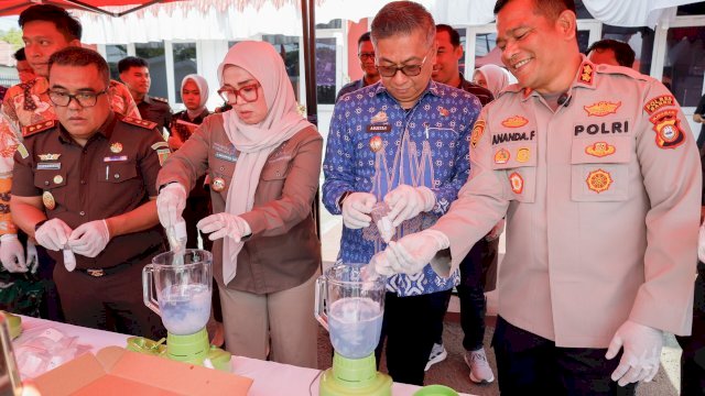 Bupati Andi Ina Apresiasi Pemusnahan Barang Bukti sebagai Upaya Selamatkan Generasi Muda