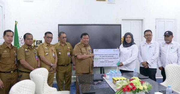 Bupati Takalar Terima Bantuan TJSL dari PT SGN PG Takalar