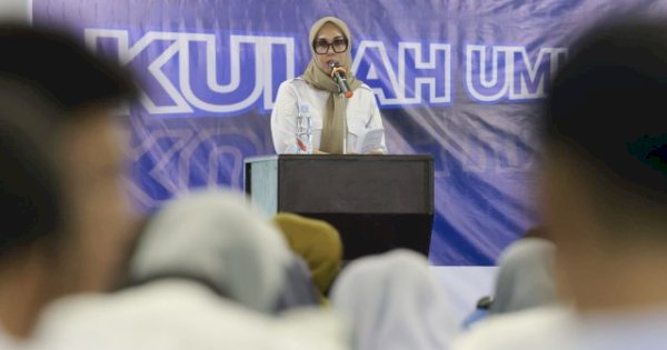 Bupati Barru Motivasi Mahasiswa Baru STMIK Kharisma Makassar untuk Jadi Pemimpin Mandiri