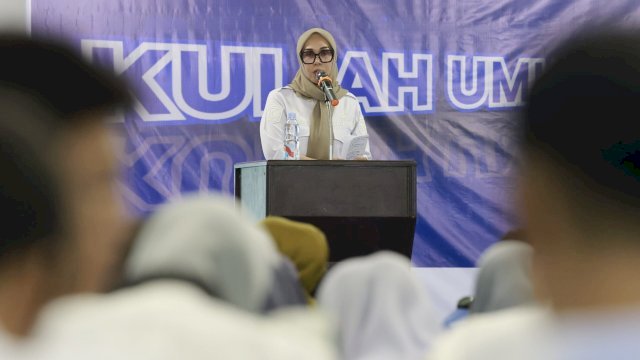 Bupati Barru Motivasi Mahasiswa Baru STMIK Kharisma Makassar untuk Jadi Pemimpin Mandiri