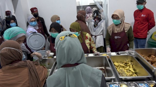 Guru Cicipi dan Lihat Langsung Pengolahan Dapur MBG Sebelum Layani 3.200 Murid Penerima Manfaat