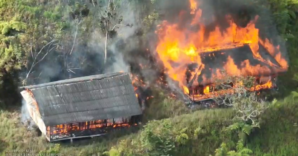 Satgas Ops Damai Cartenz Kecam KKB Bakar SMP Negeri Kiwirok