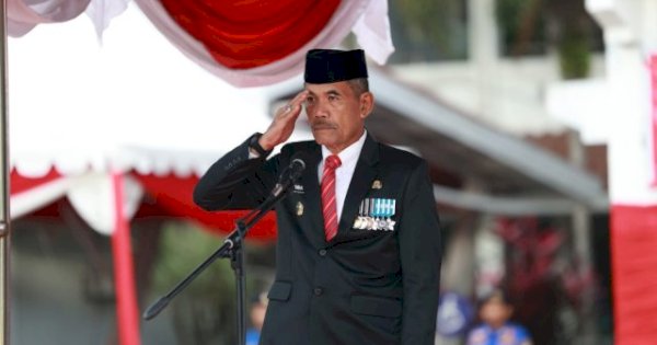 PJ Sekda Barru Abu Bakar jadi Inspektur Upacara Peringatan HUT ke-80 RI di Halaman Kantor Bupati