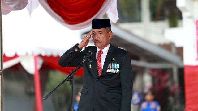 PJ Sekda Barru Abu Bakar jadi Inspektur Upacara Peringatan HUT ke-80 RI di Halaman Kantor Bupati