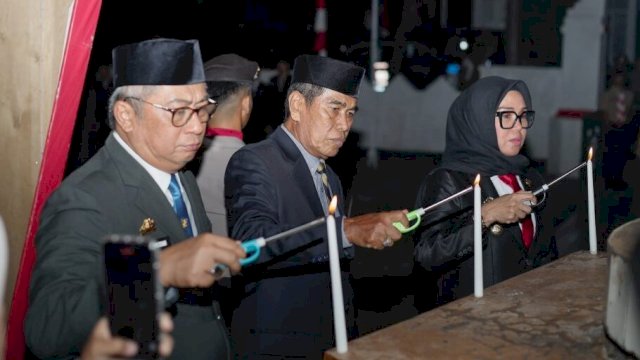 Bupati dan Wakil Bupati Barru Ikuti Apel Kehormatan dan Renungan Suci Peringatan HUT ke-80 Kemerdekaan RI