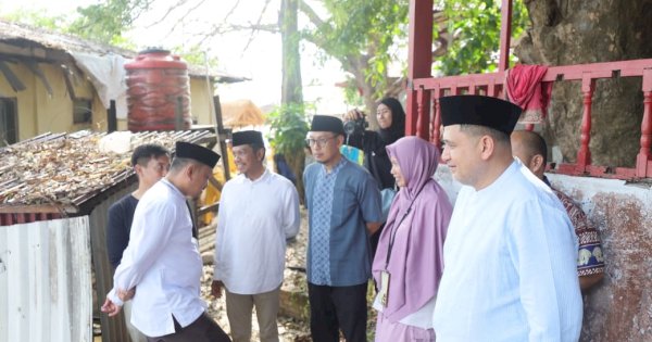 Wali Kota Munafri ke Pulau Samalona, Pimpin Gerakan Jumat Bersih dan Bagi Sembako