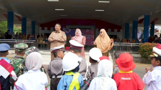 HUT ke-80 RI, 169 Grup Ikut Gerak Jalan Kreasi di Maros